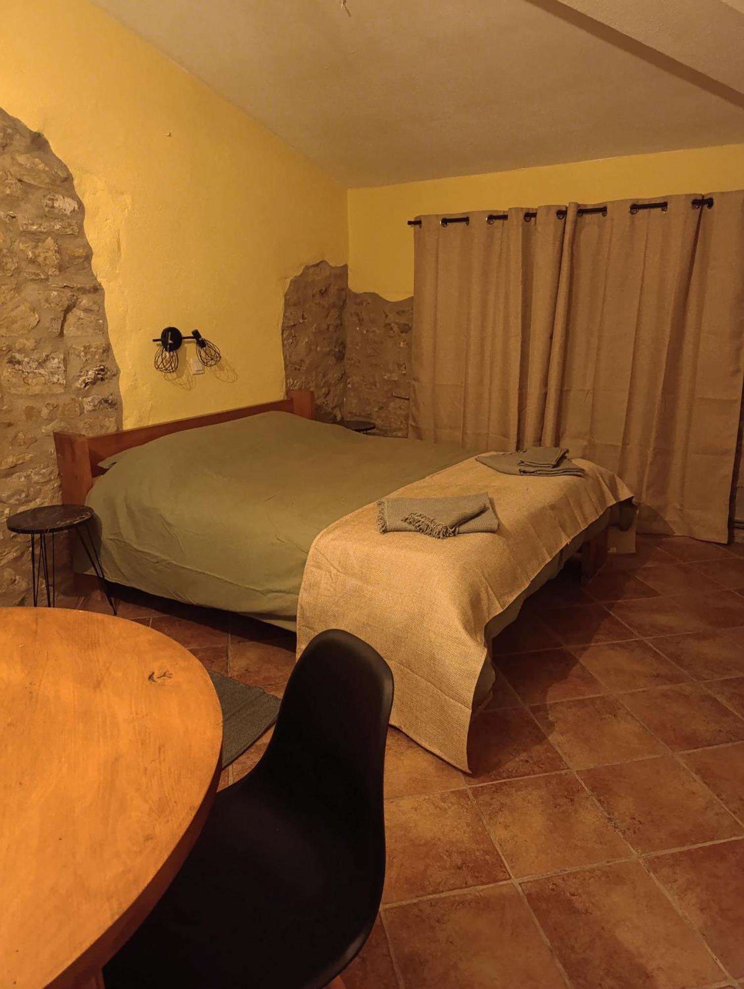 Mas Pitre Acomodação com café da manhã Besalú Exterior foto